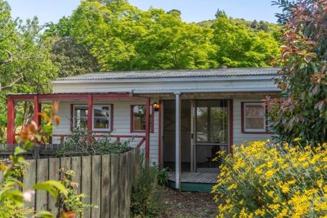 Photo of property in 27 Wakefield Street, Featherston, 5710