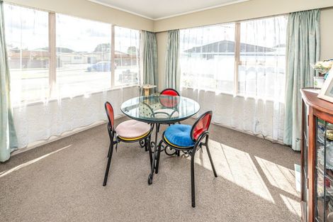 Photo of property in 14 Saunders Place, Gonville, Whanganui, 4501