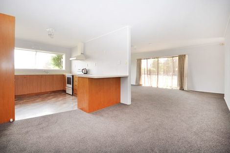 Photo of property in 2/13 Bunnythorpe Road, Papakura, 2110