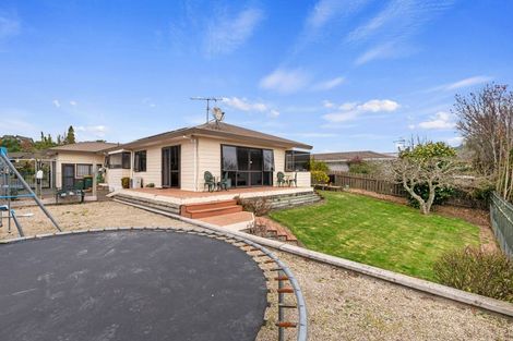 Photo of property in 10 Gemini Place, Kawaha Point, Rotorua, 3010
