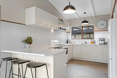 Photo of property in 15 Kauri Street, Edgecumbe, 3120