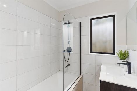 Photo of property in 10a De Thiery Place, Pakuranga Heights, Auckland, 2010