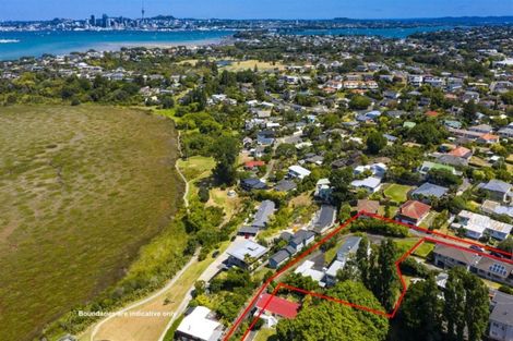 Photo of property in 71 College Road, Northcote, Auckland, 0627