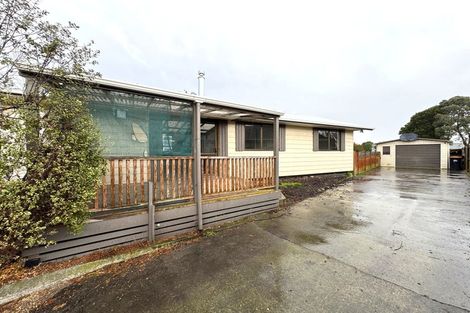 Photo of property in 18 Cargill Grove, Kelvin Grove, Palmerston North, 4414