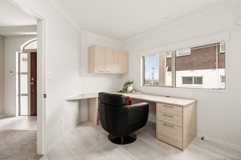 Photo of property in 3 Seaview Road, Otumoetai, Tauranga, 3110