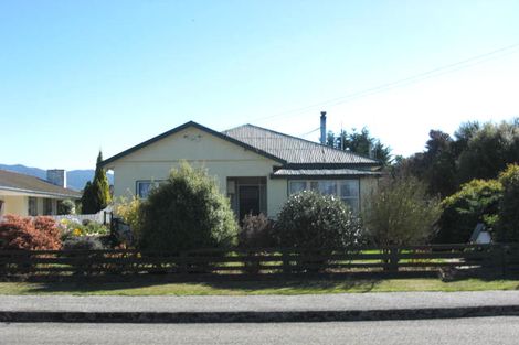 Photo of property in 60 Harris Street, Waimate, 7924