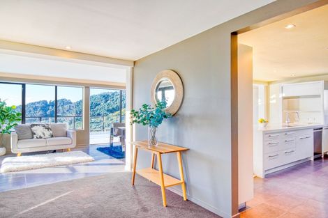 Photo of property in 20 Countess Close, Maupuia, Wellington, 6022