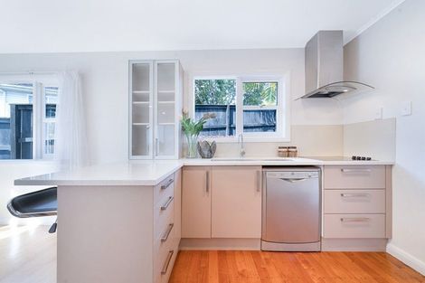 Photo of property in 68 Seabrook Avenue, New Lynn, Auckland, 0600