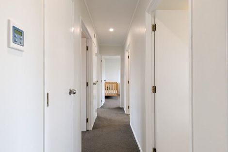 Photo of property in 100 Hillcrest Drive, Kelvin Grove, Palmerston North, 4414