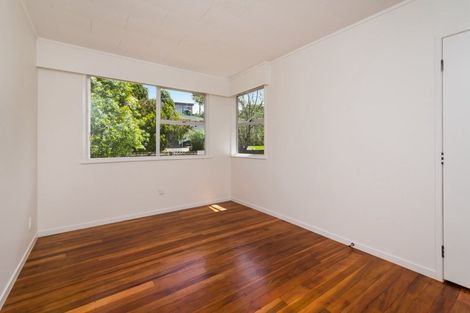 Photo of property in 13 Normanton Street, Glenfield, Auckland, 0629