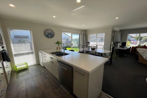 Photo of property in 25 Oka Street, Papamoa Beach, Papamoa, 3118