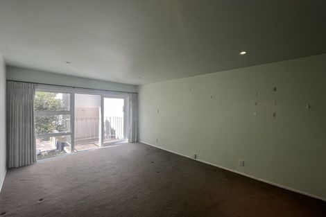 Photo of property in Kingsgate Flats, 10 Austin Street, Mount Victoria, Wellington, 6011