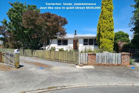 Photo of property in 27 Moore Crescent, Carterton, 5713