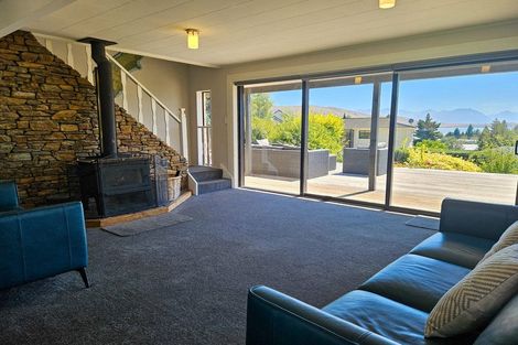 Photo of property in 4 Hamilton Drive, Lake Tekapo, 7999