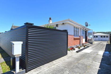 Photo of property in 73 Wai-iti Crescent, Woburn, Lower Hutt, 5010