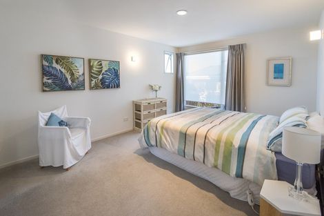 Photo of property in 2/35 Beresford Street, Bayswater, Auckland, 0622