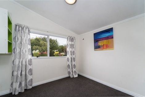 Photo of property in 1 Kempton Street, Greytown, 5712