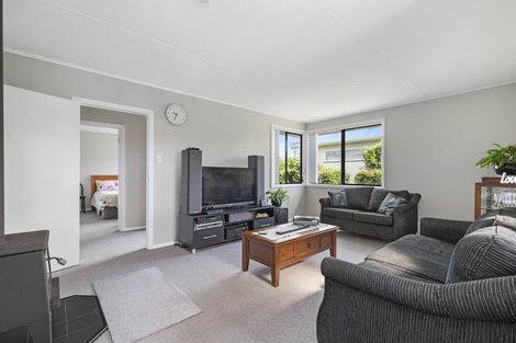 Photo of property in 16 Stonehurst Avenue, Waiuku, 2123
