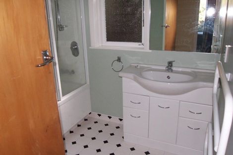 Photo of property in 17 Randwick Road, Northland, Wellington, 6012