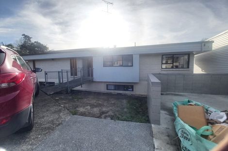 Photo of property in 30 Penning Road, Castor Bay, Auckland, 0620