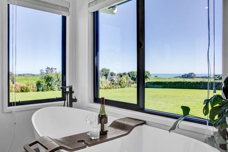 Photo of property in 196 Koru Road, Omata, New Plymouth, 4374