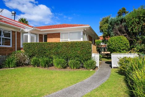 Photo of property in 2/43 Northumberland Avenue, Belmont, Auckland, 0622
