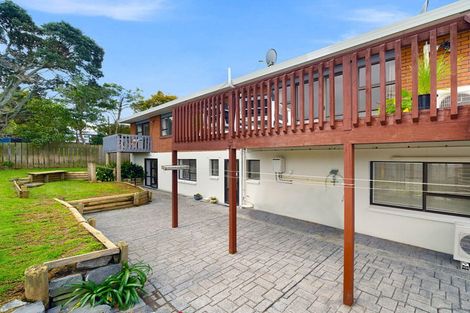 Photo of property in 2/12 Grimshaw Place, Henderson, Auckland, 0612