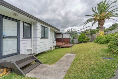 Photo of property in 16 Amery Place, West Harbour, Auckland, 0618