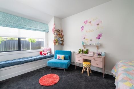 Photo of property in 18 Pukenamu Road, Rainbow Point, Taupo, 3330