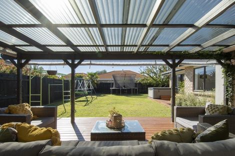 Photo of property in 17 Andalusian Place, Papamoa Beach, Papamoa, 3118