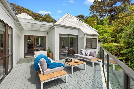 Photo of property in 38 Glenelg Road, Red Beach, 0932