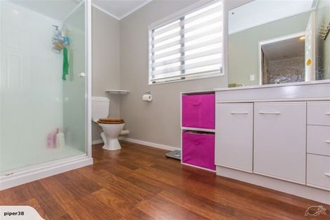 Photo of property in 1/3 Mossop Rise, Glenfield, Auckland, 0629