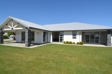 Photo of property in 4 Avalanche Place, Wanaka, 9305