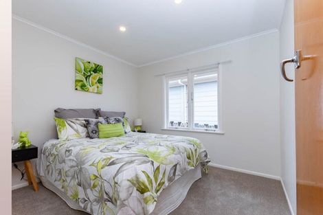 Photo of property in 35 Sturges Road, Henderson, Auckland, 0612