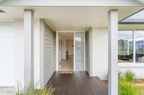 Photo of property in 37 Longreach Drive, Cooks Beach, Whitianga, 3591