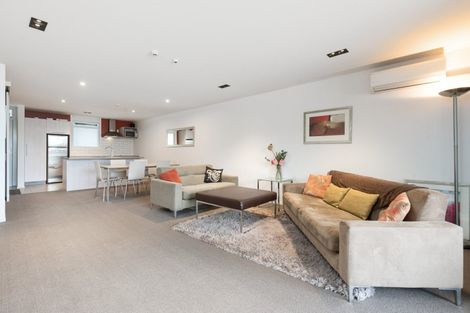 Photo of property in 2-06/424 Maunganui Road, Mount Maunganui, 3116
