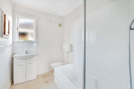 Photo of property in 13 Birkley Road, Bayswater, Auckland, 0622