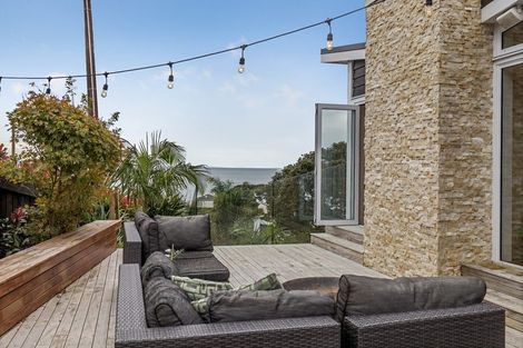 Photo of property in 3 Glenelg Road, Red Beach, 0932