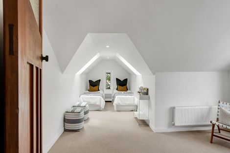 Photo of property in 19 Baring Terrace, Strandon, New Plymouth, 4312