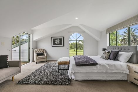 Photo of property in 36 Wairoa Road, Narrow Neck, Auckland, 0624