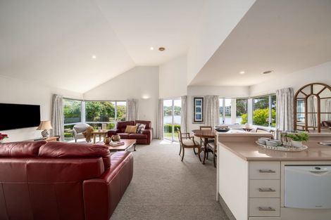 Photo of property in 4 Lakeside Villas, Whitby, Porirua, 5024
