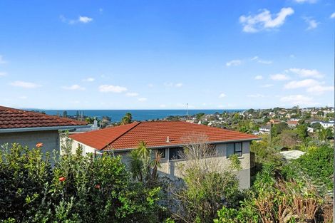 Photo of property in 1/31 Deep Creek Road, Waiake, Auckland, 0630