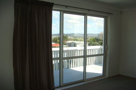 Photo of property in 5b Henry Street, Avondale, Auckland, 1026