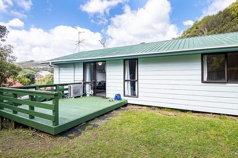 Photo of property in 7 Bushland Grove, Paparangi, Wellington, 6037