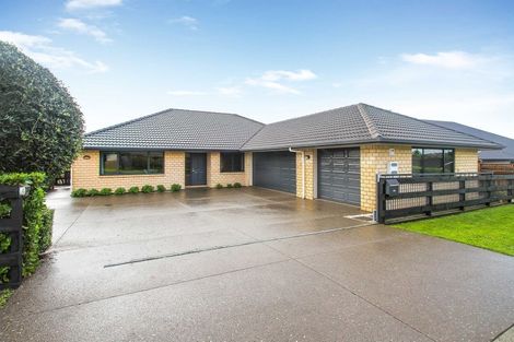 Photo of property in 35 Lough Bourne Drive, Pukekohe, 2120