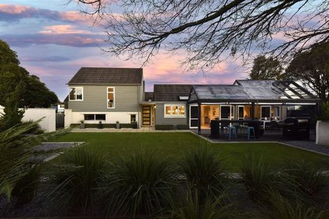 Photo of property in 18 Lombard Place, Avonhead, Christchurch, 8042