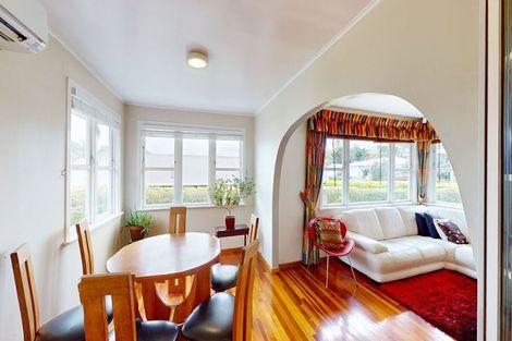 Photo of property in 41 Kenmore Street, Newlands, Wellington, 6037