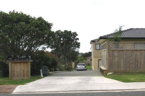 Photo of property in 8 Charmaine Road, Torbay, Auckland, 0630