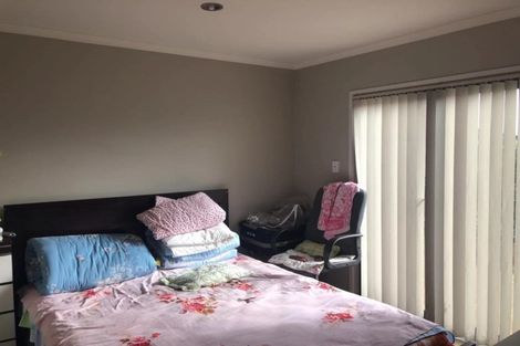 Photo of property in 141 Fernhill Way, Oteha, Auckland, 0632