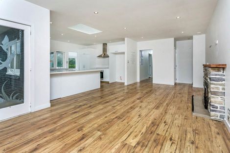 Photo of property in 76 Awa Road, Kumeu, 0891